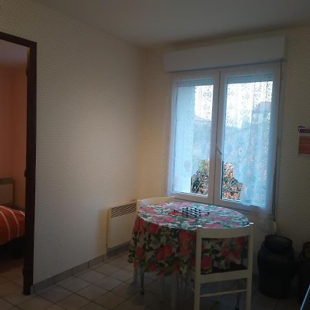 Chez Fabienne T1 Apartment Le Breuil-sur-Couze Exterior photo